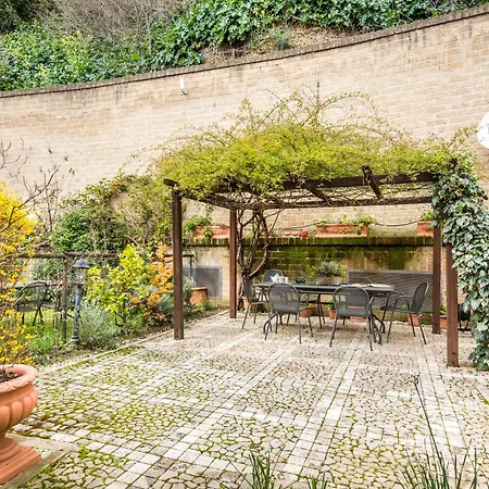 Secret Garden سيينا